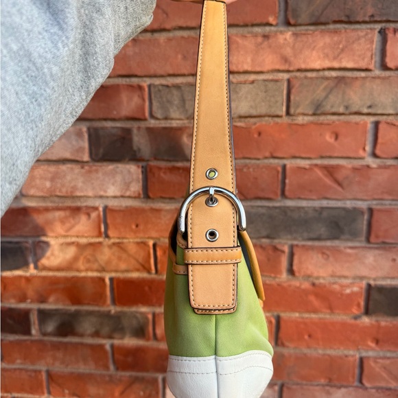 Coach Y2K SoHo Daisy in green with white leather trim - Picture 3 of 10